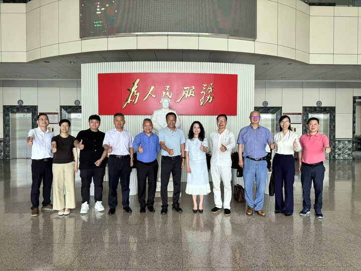 列治文總商會代表團拜訪廣東省開平市梁光拔市長就「國際華僑之家」初步構想展開交流與諮詢