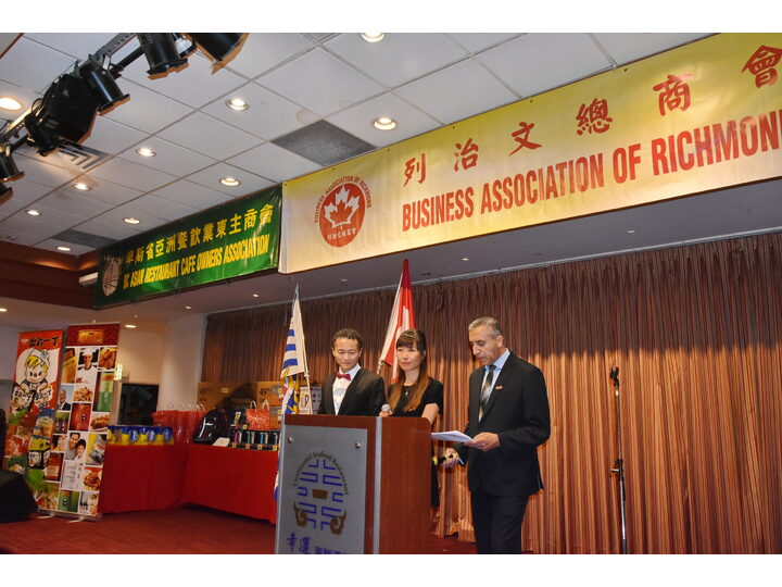 敘利亞難民迎新宴會