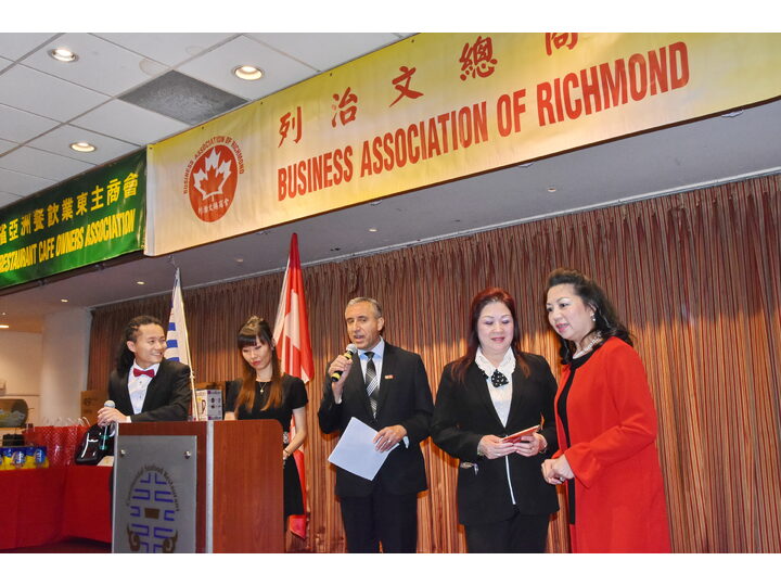 敘利亞難民迎新宴會