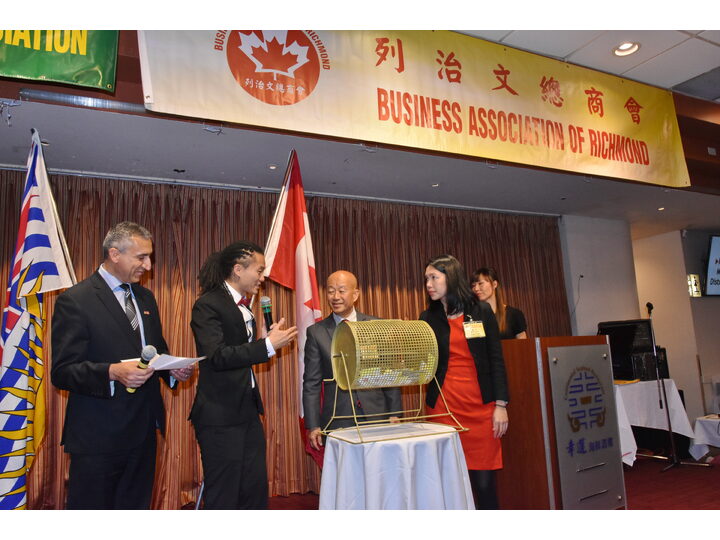 敘利亞難民迎新宴會