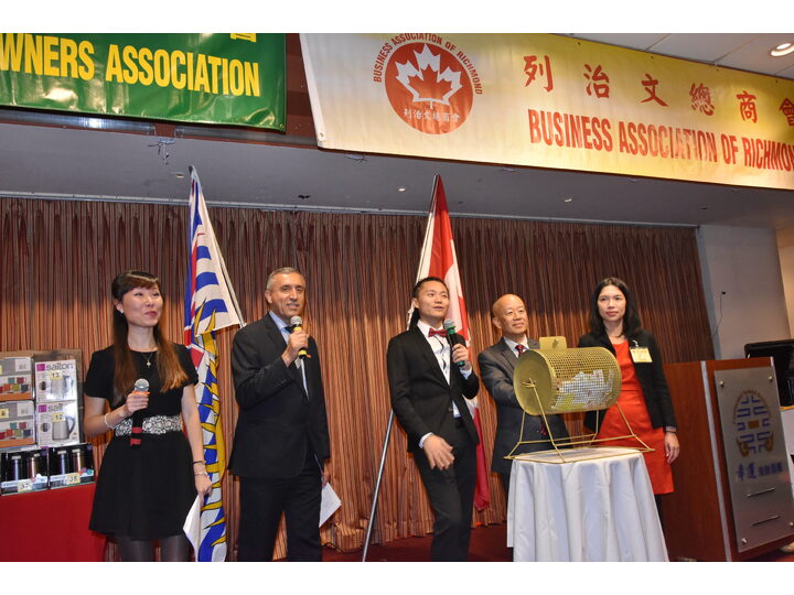 敘利亞難民迎新宴會