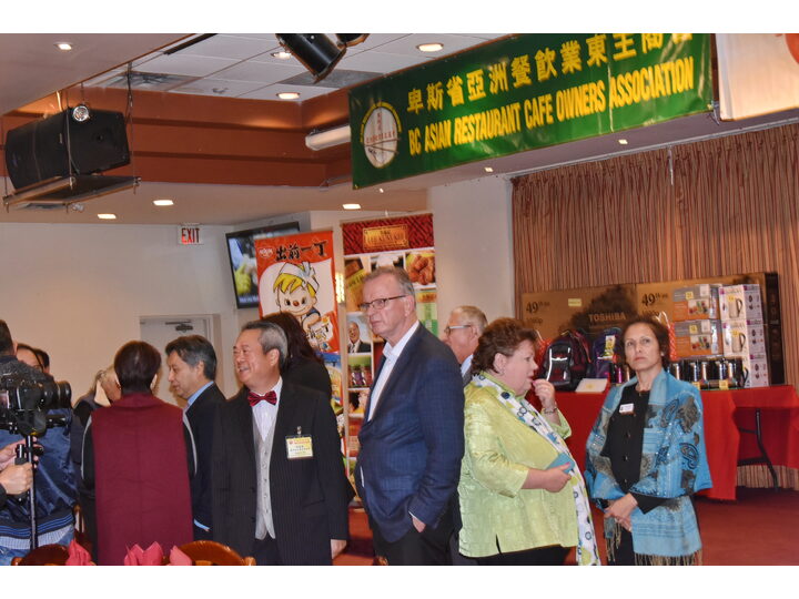 敘利亞難民迎新宴會