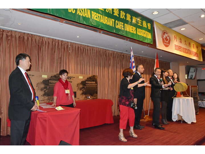 敘利亞難民迎新宴會