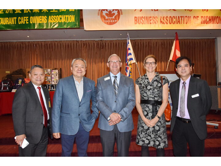 敘利亞難民迎新宴會