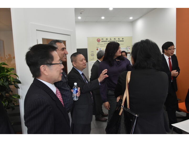 列治文招聘會記者招待會