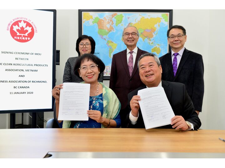 列治文總商會與越南 CAPA 訪問團簽署合作意向書