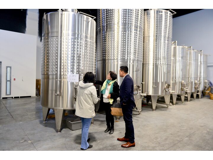 列治文總商會與越南 CAPA 訪問團簽署合作意向書