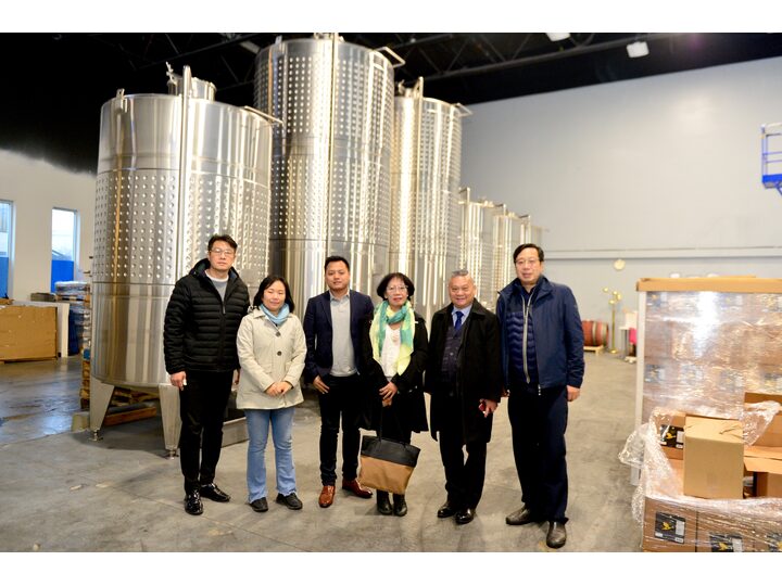 列治文總商會與越南 CAPA 訪問團簽署合作意向書