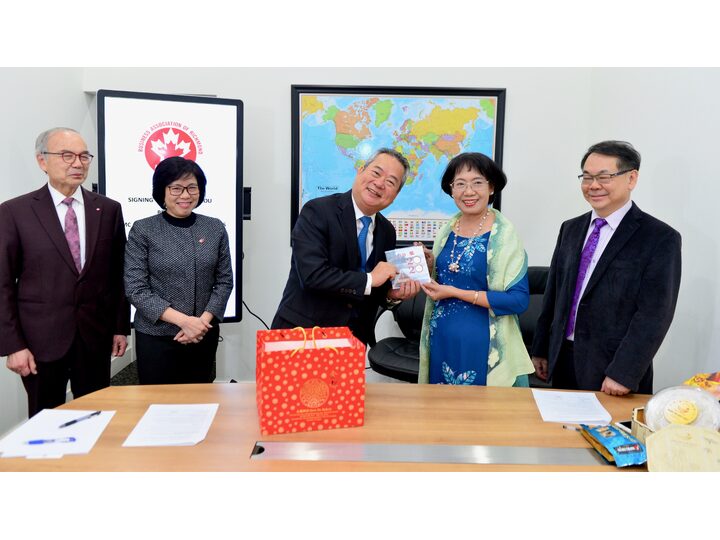 列治文總商會與越南 CAPA 訪問團簽署合作意向書