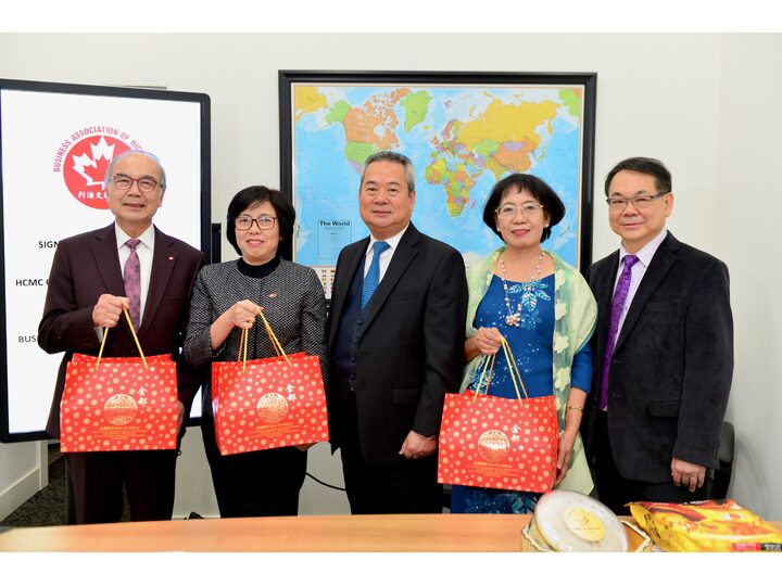 列治文總商會與越南 CAPA 訪問團簽署合作意向書